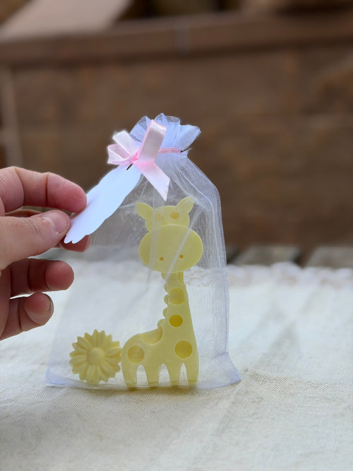 Jabón artesanal infantil con forma de jirafa natural
